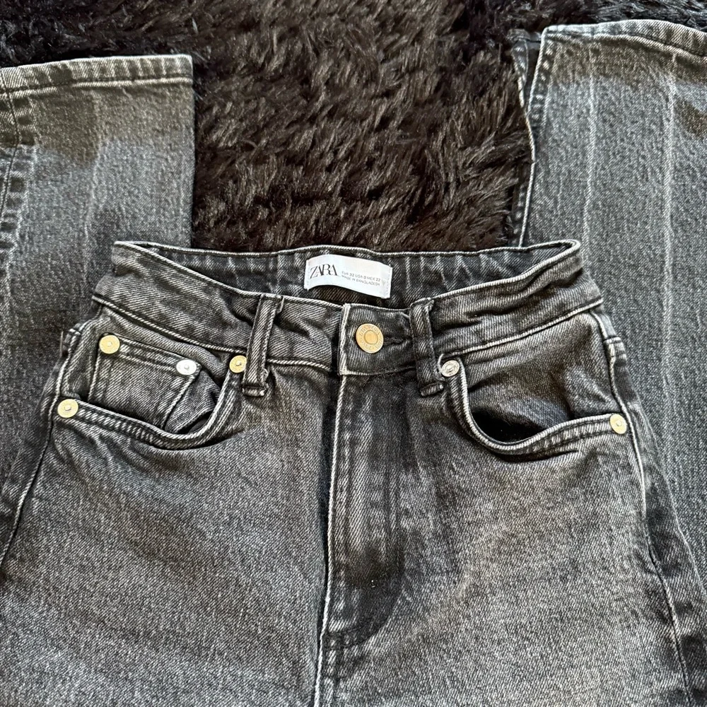 Zara Women's Black/Gray Straight Leg Jeans - Picture 3 of 6